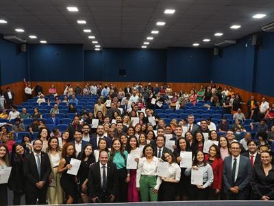 Foto da Notícia: Diretoria da OAB-MT entrega certidões a novos advogados e enaltece caminhos éticos