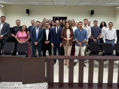 Notícia destaque: Em Barra do Garças, Gisela Cardoso e Giovane Santin compartilham técnicas e experiências de Sustentação Oral nos Tribunais