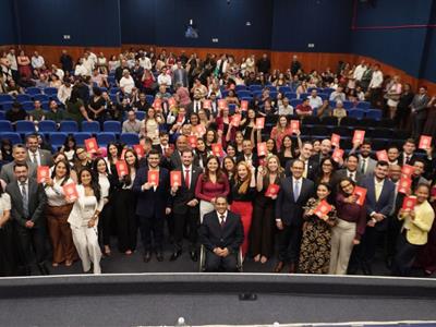 Foto da Notícia: Na primeira solenidade do ano, OAB-MT recebe 46 novos advogados